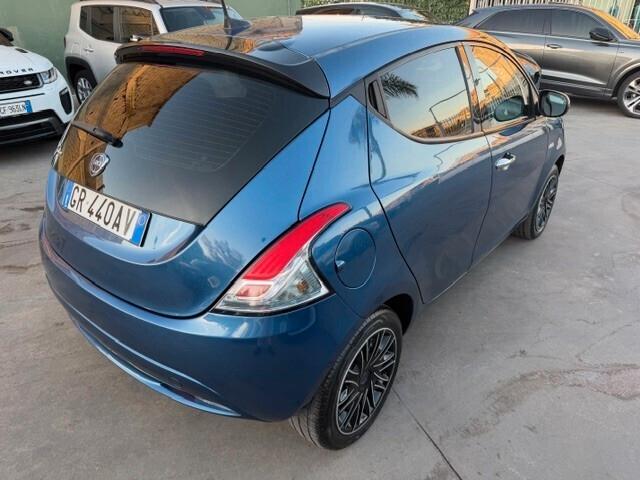 Lancia Ypsilon 1.0 FireFly 5 porte S&S Hybrid Gold
