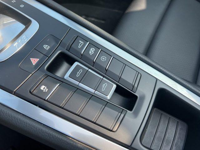 PORSCHE 718 718 Boxster