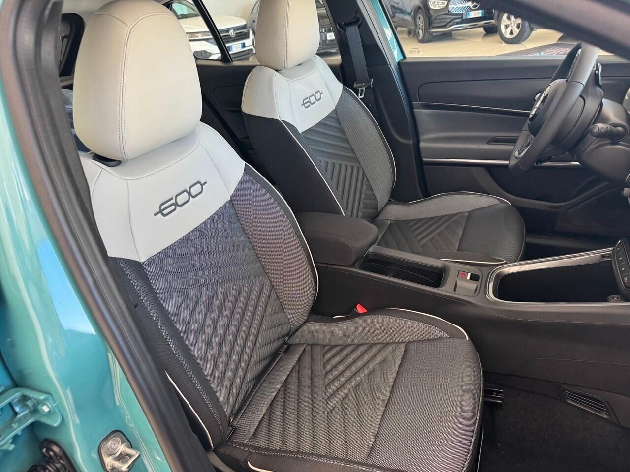 Fiat 600 Hybrid 110 CV DCT MHEV La Prima