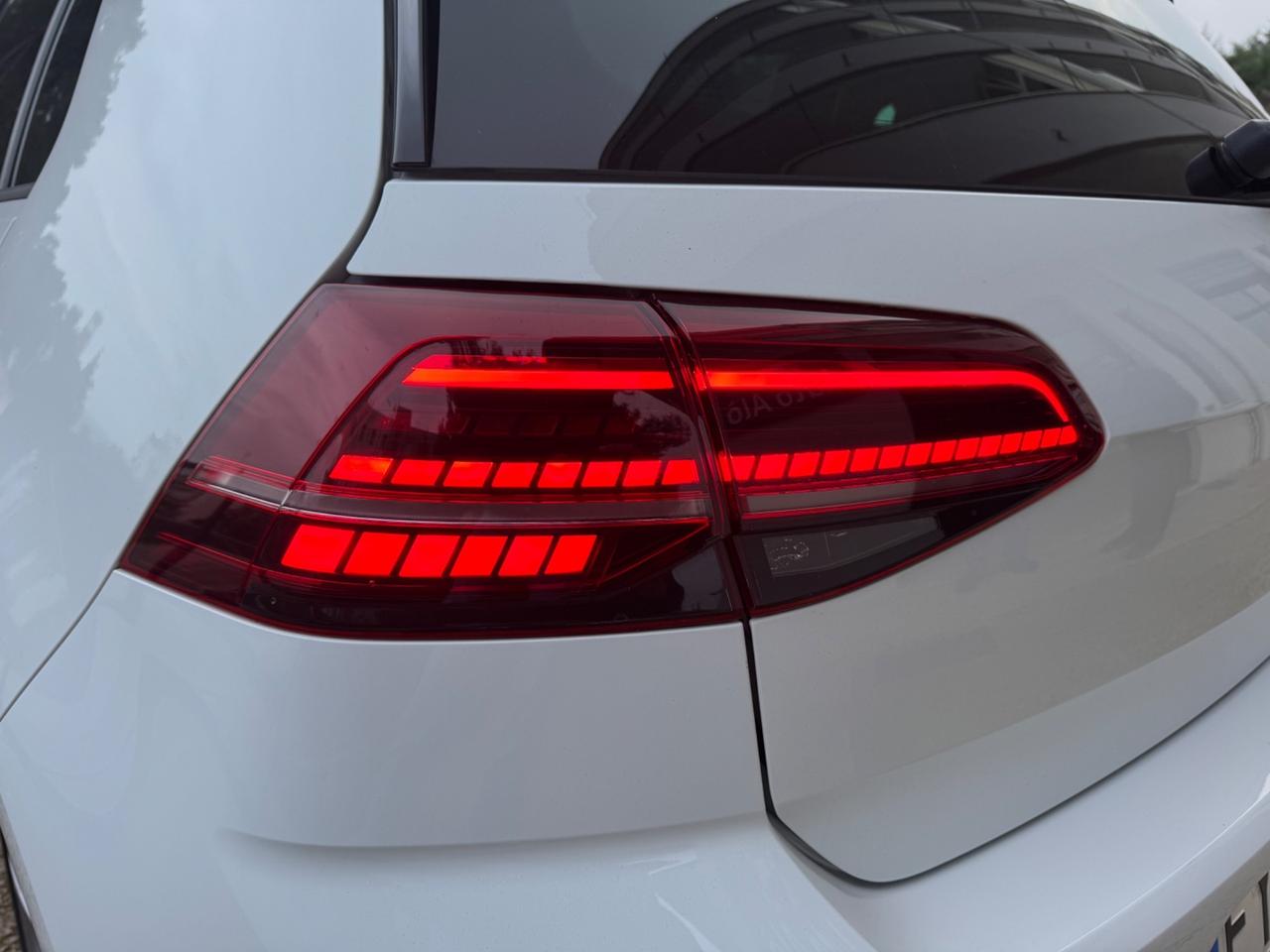 Vw Golf 2.0 TDI - R.LINE - FARI LED - 2019