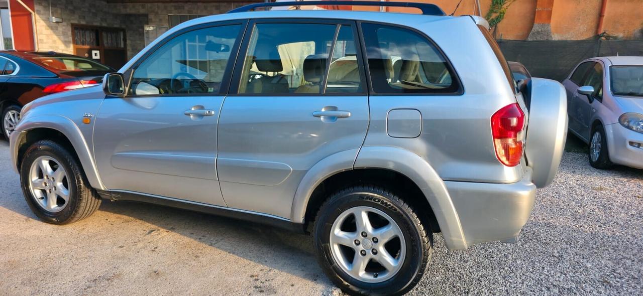 Toyota RAV 4 RAV4 2.0 Tdi D-4D 5 porte Sol