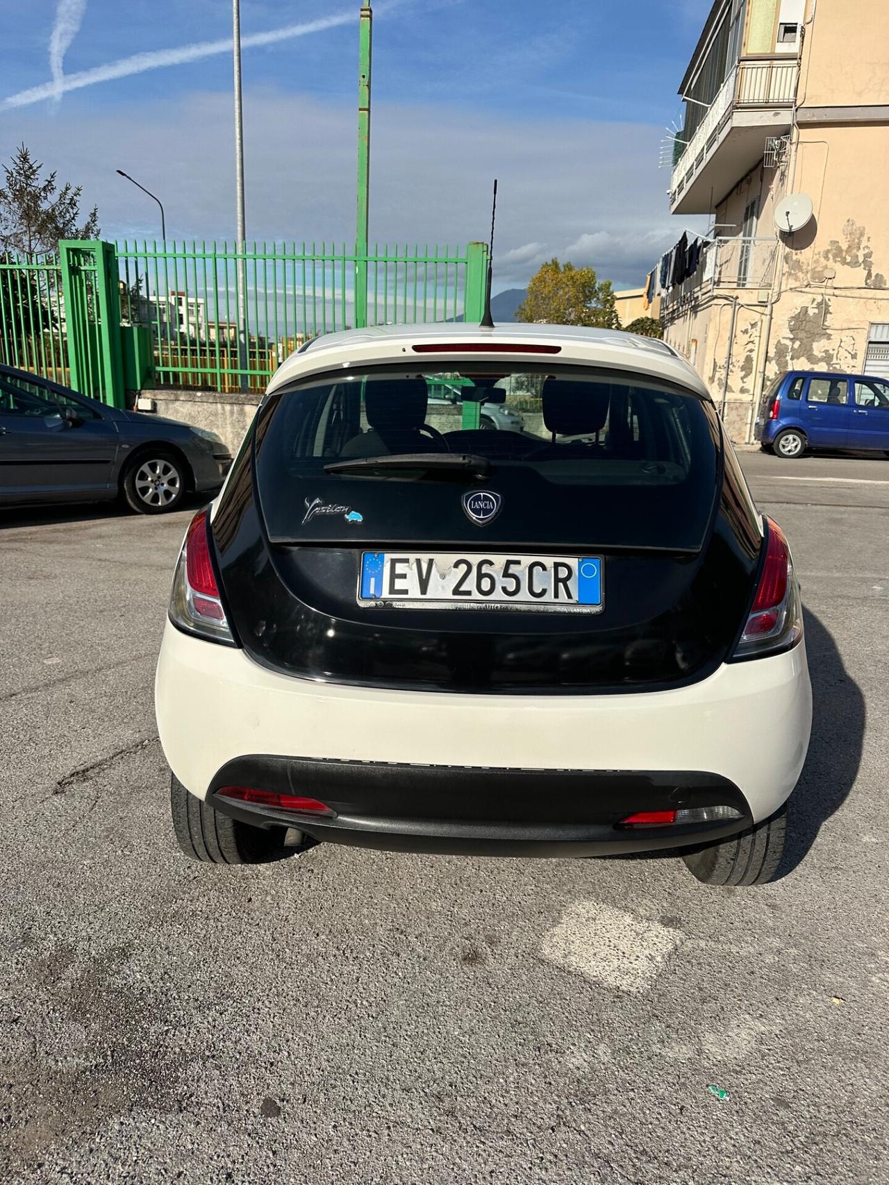 Lancia Ypsilon 0.9 TwinAir 85 CV 5 porte Metano Ecochic Gold