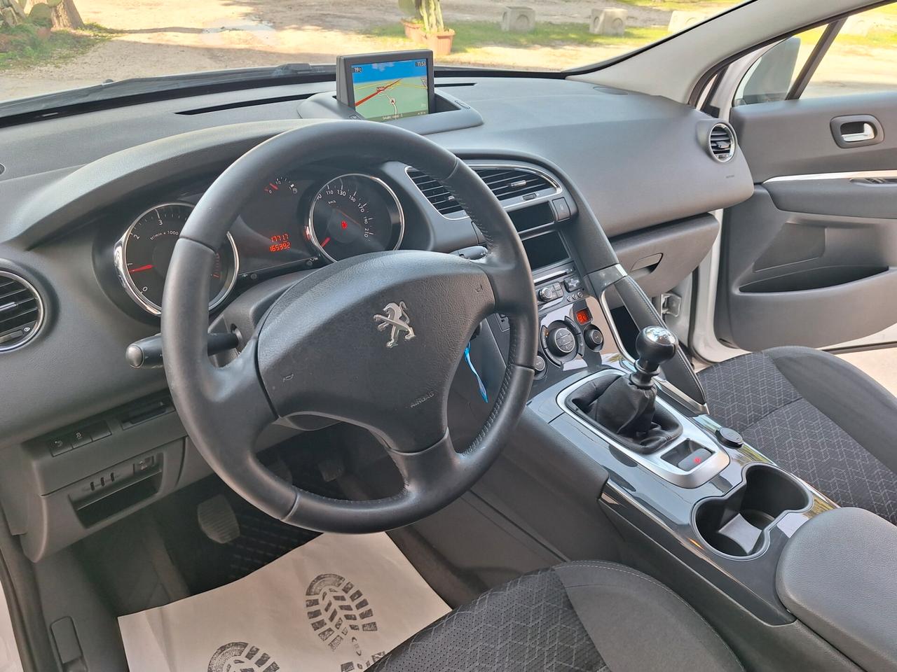 Peugeot 3008 1.6 HDi 115CV NAVI 2015