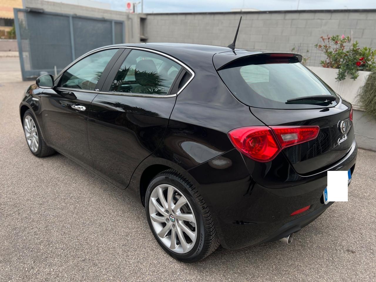 Alfa Romeo Giulietta 1.6 jtdm Distinctive 120cv PDC/CLIMA/TEL/17; PERFETTA!!
