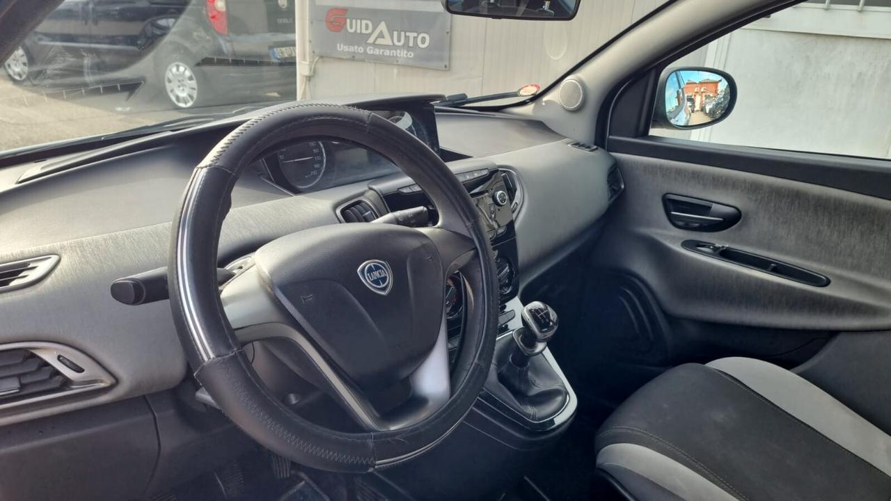 Lancia Ypsilon 0.9 TwinAir 85 CV 5 porte Metano Ecochic Gold