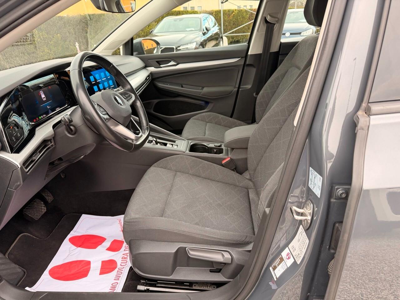Volkswagen Golf Variant 2.0 TDI 116 CV DSG Life (display digitale - fari Led pacchetto luci)