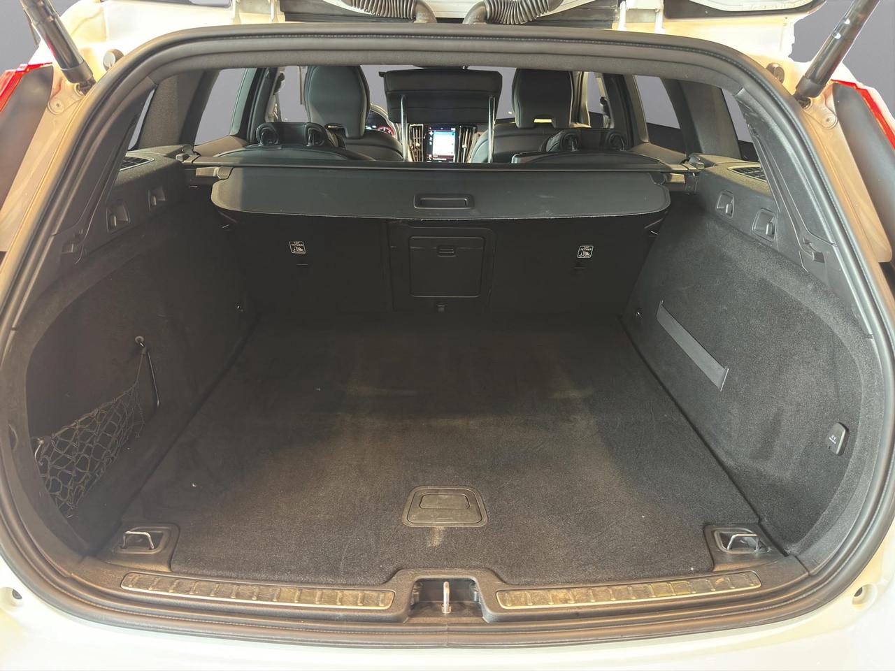 Volvo V60 2.0 d4 R-design awd geartronic my20