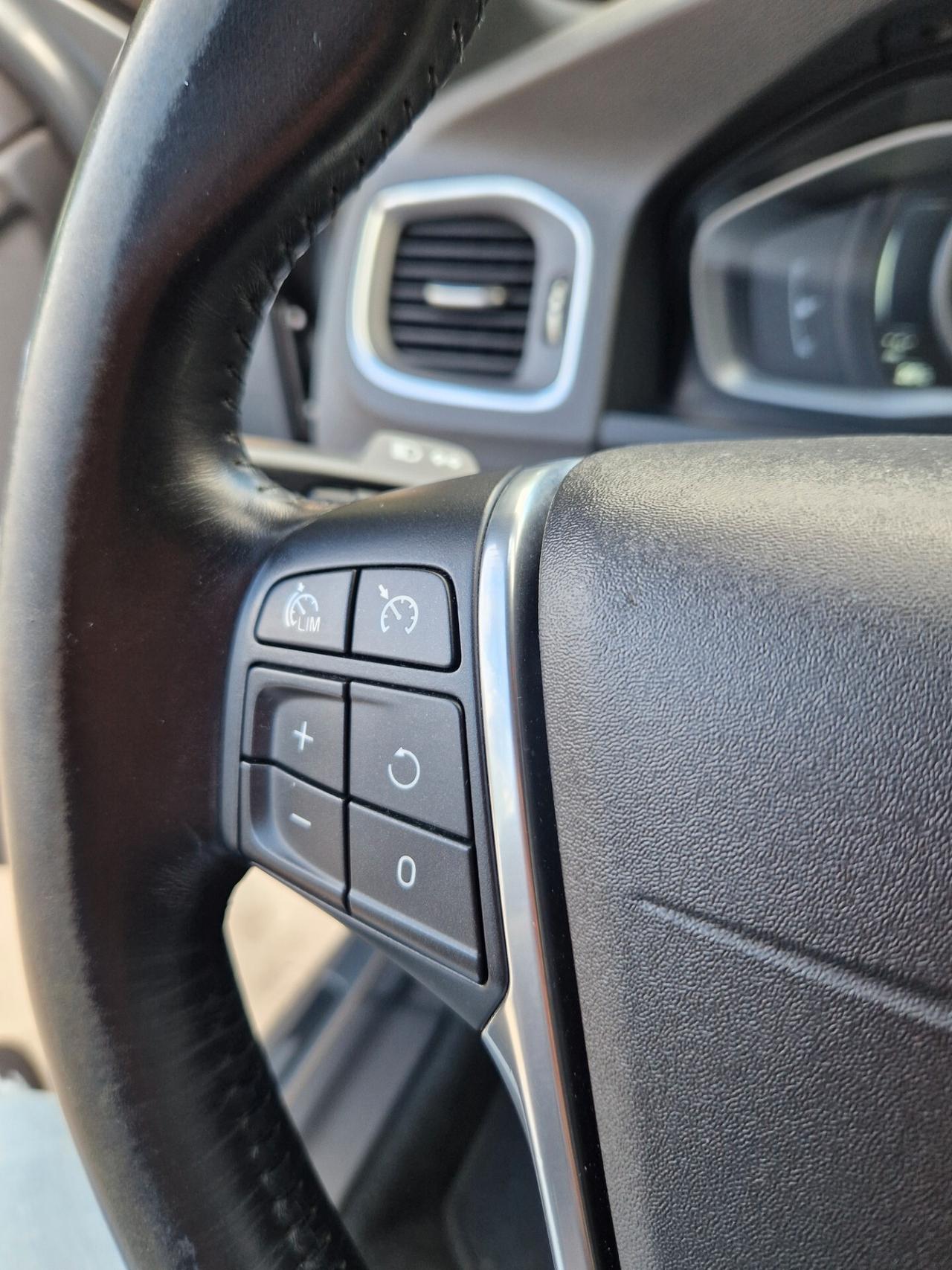 Volvo V60 Cross Country D3 Momentum