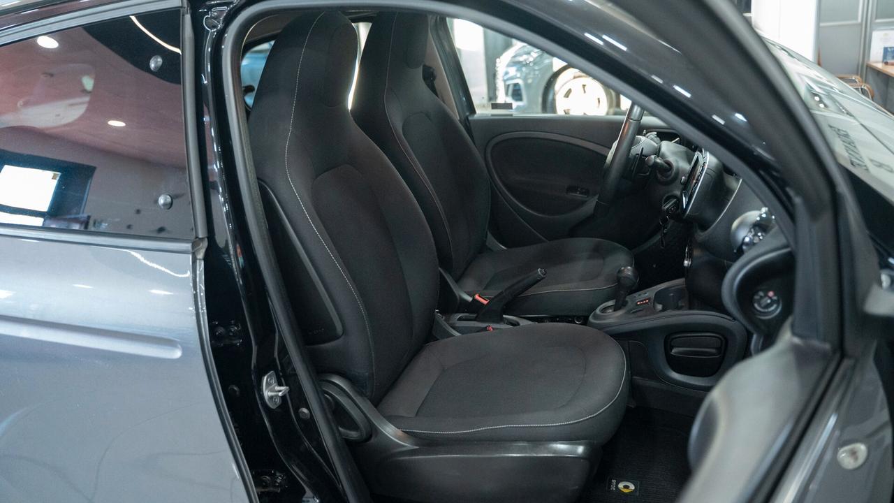 Smart ForFour 0.9 90CV SUPERPASSION TWINAMIC 16" NAVI LED FULL O