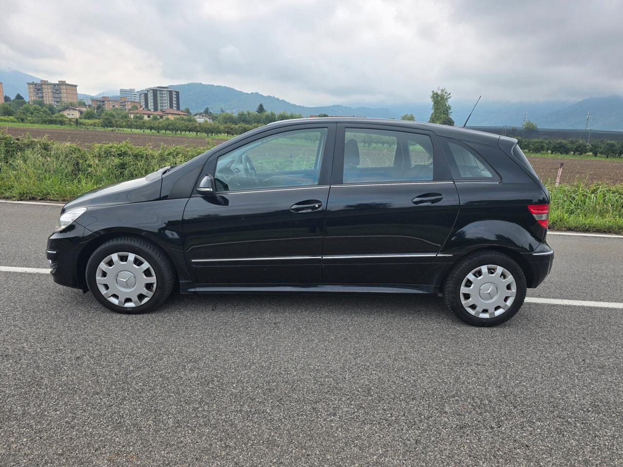 MERCEDES B180 CDI CROME"OK NEOPATENTATI"