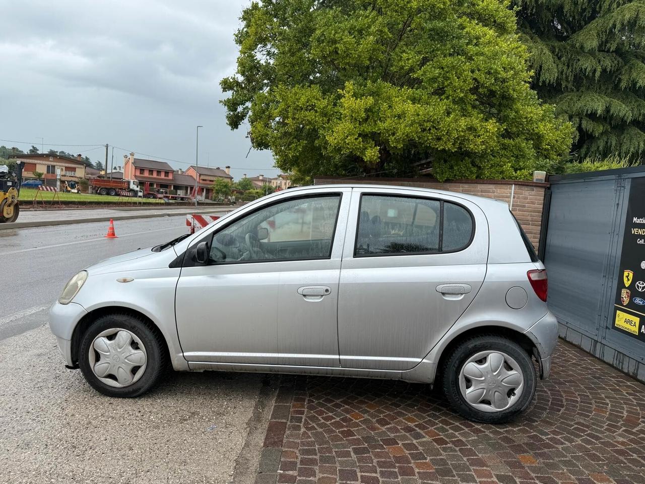 Toyota Yaris 1.0i 16V cat 5 porte Sol '03