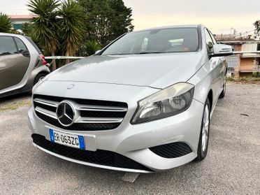 MERCEDES CLASSE A 180 1.5 CDI Premium-2013