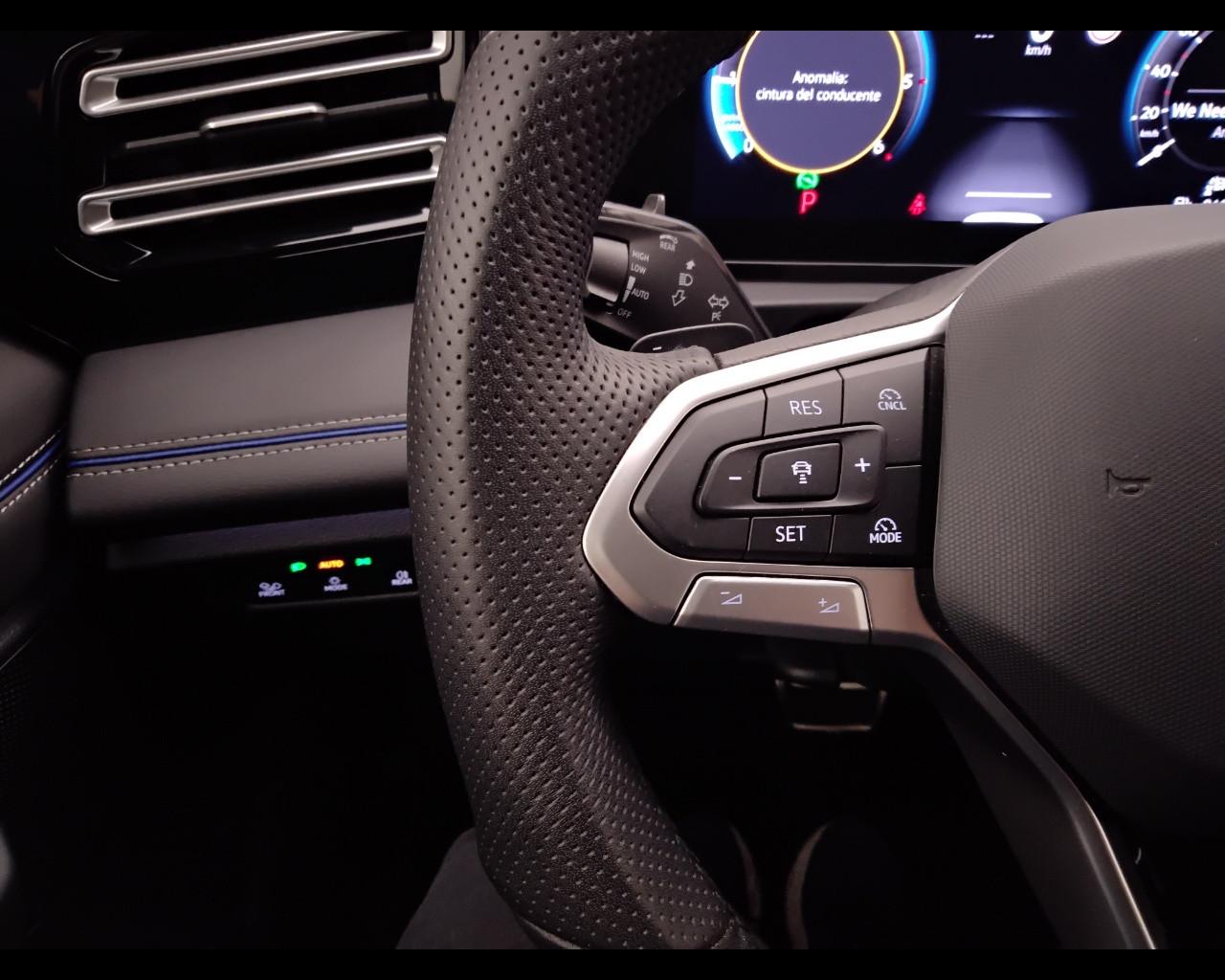 VOLKSWAGEN Tiguan III 2024 - Tiguan 2.0 tdi R-Line 150cv dsg