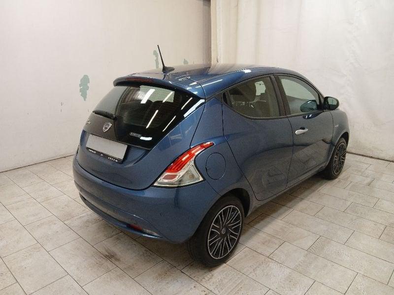 Lancia Ypsilon 1.0 firefly hybrid Gold s&s 70cv