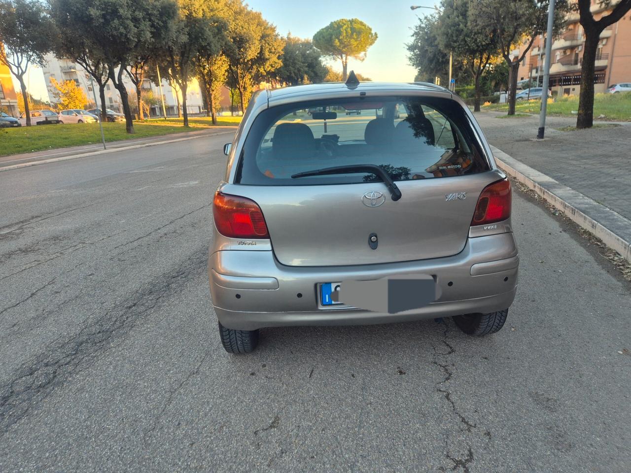 Toyota Yaris 1.0 benzina 68cv anno 05