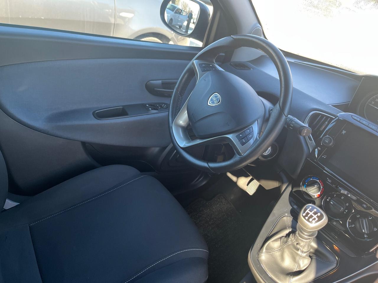 Lancia Ypsilon 1.0 FireFly 5 porte S&S Hybrid Gold Plus