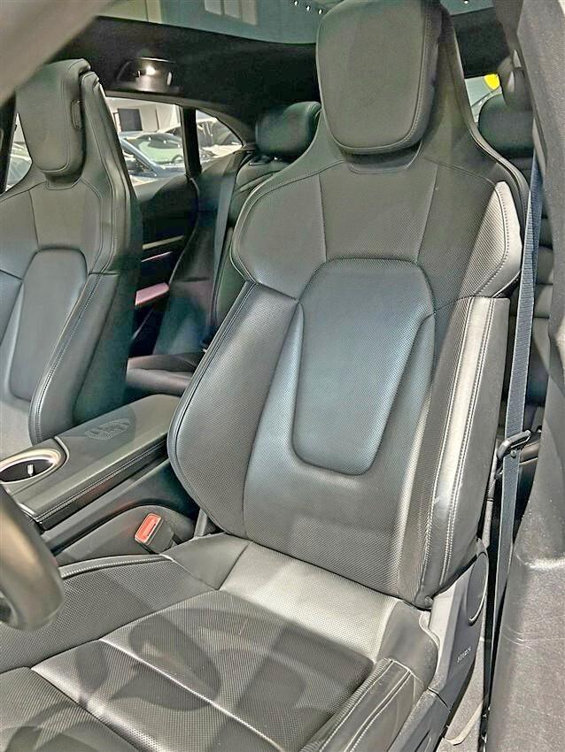 Porsche Taycan 4S Cross Turismo