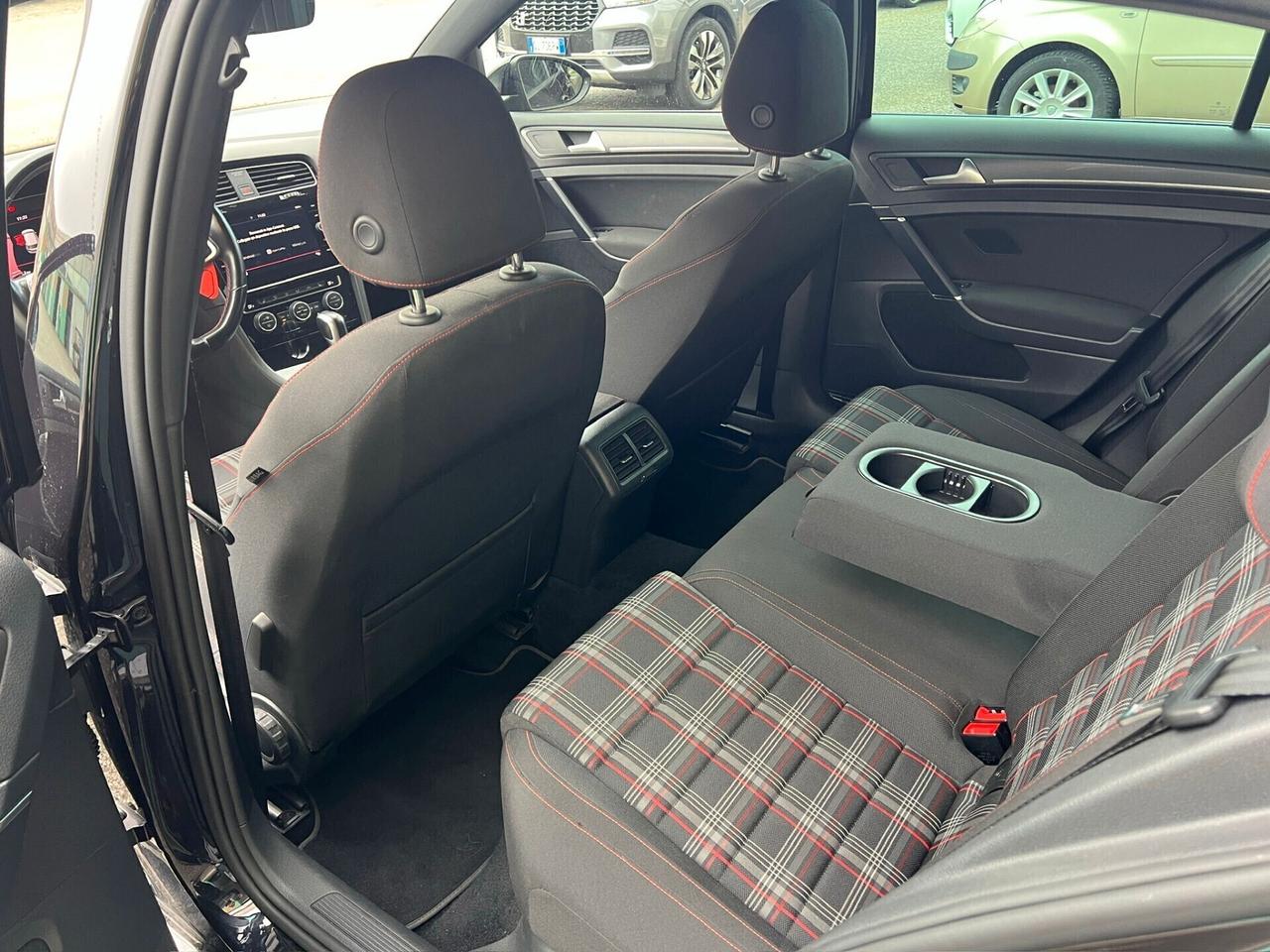 Volkswagen Golf GTI Performance 2.0 230 CV TSI DSG