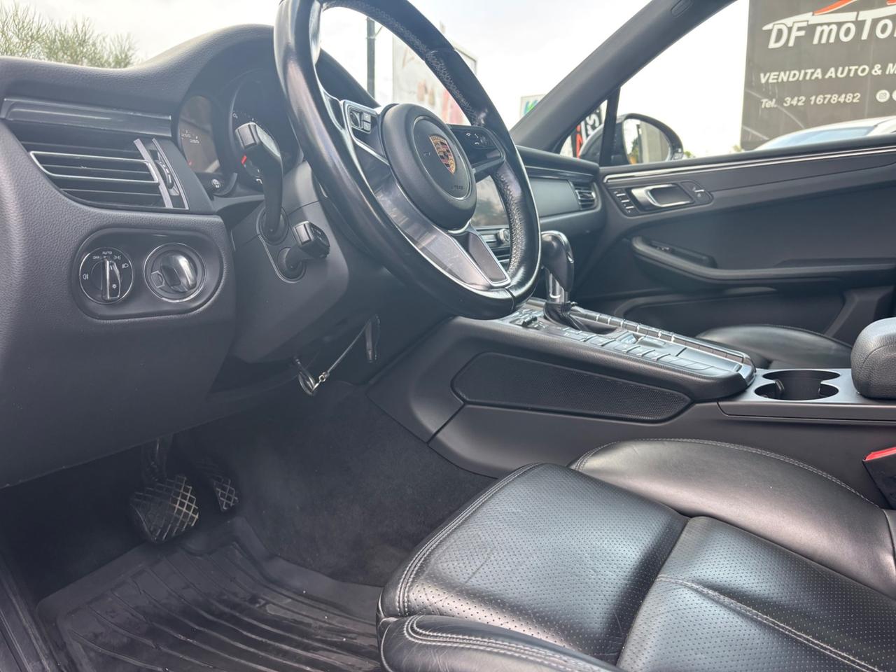 Porsche Macan 2.0-2021