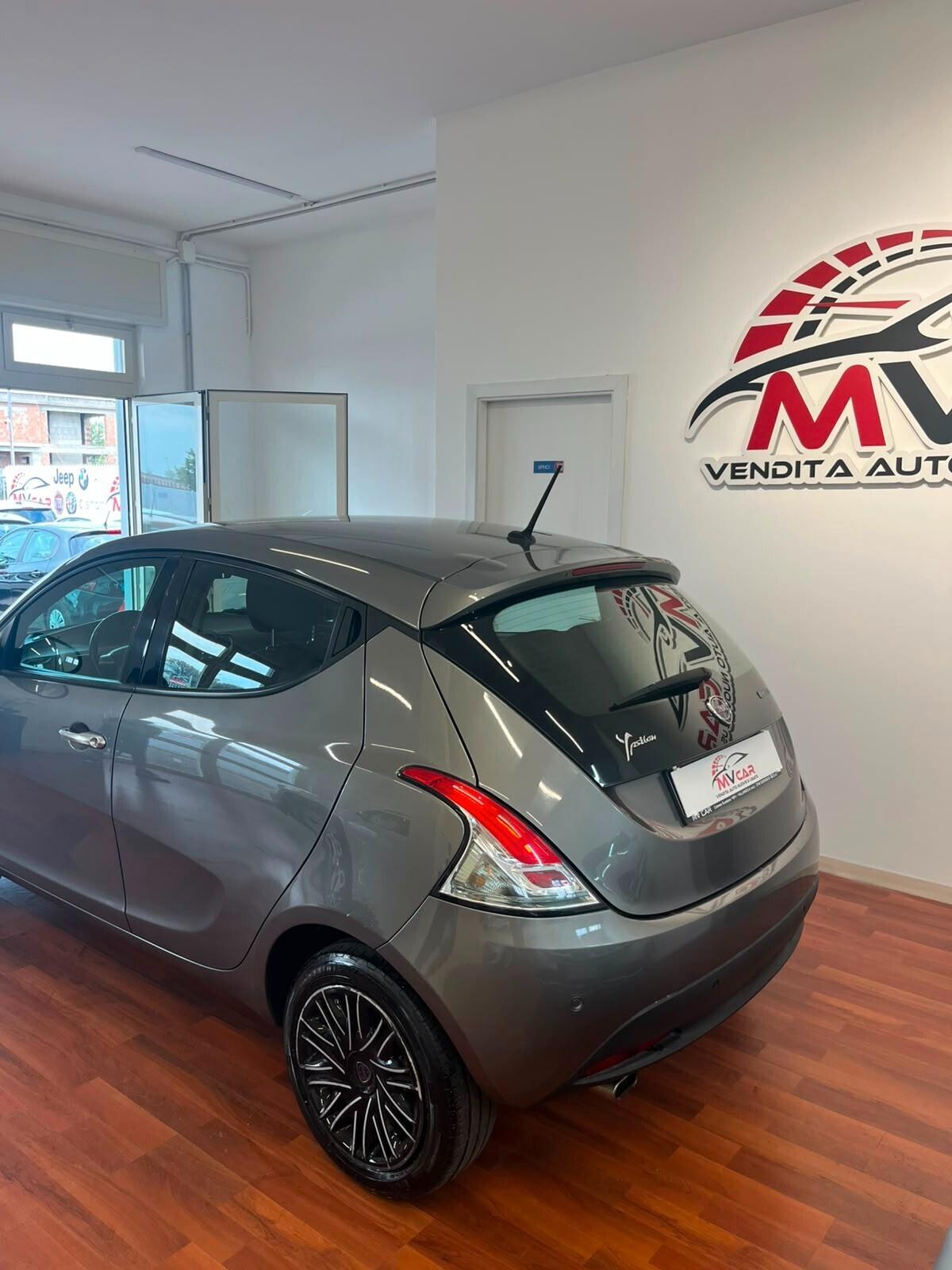 Lancia Ypsilon 1.0 FireFly 5 porte S&S Hybrid Gold Plus