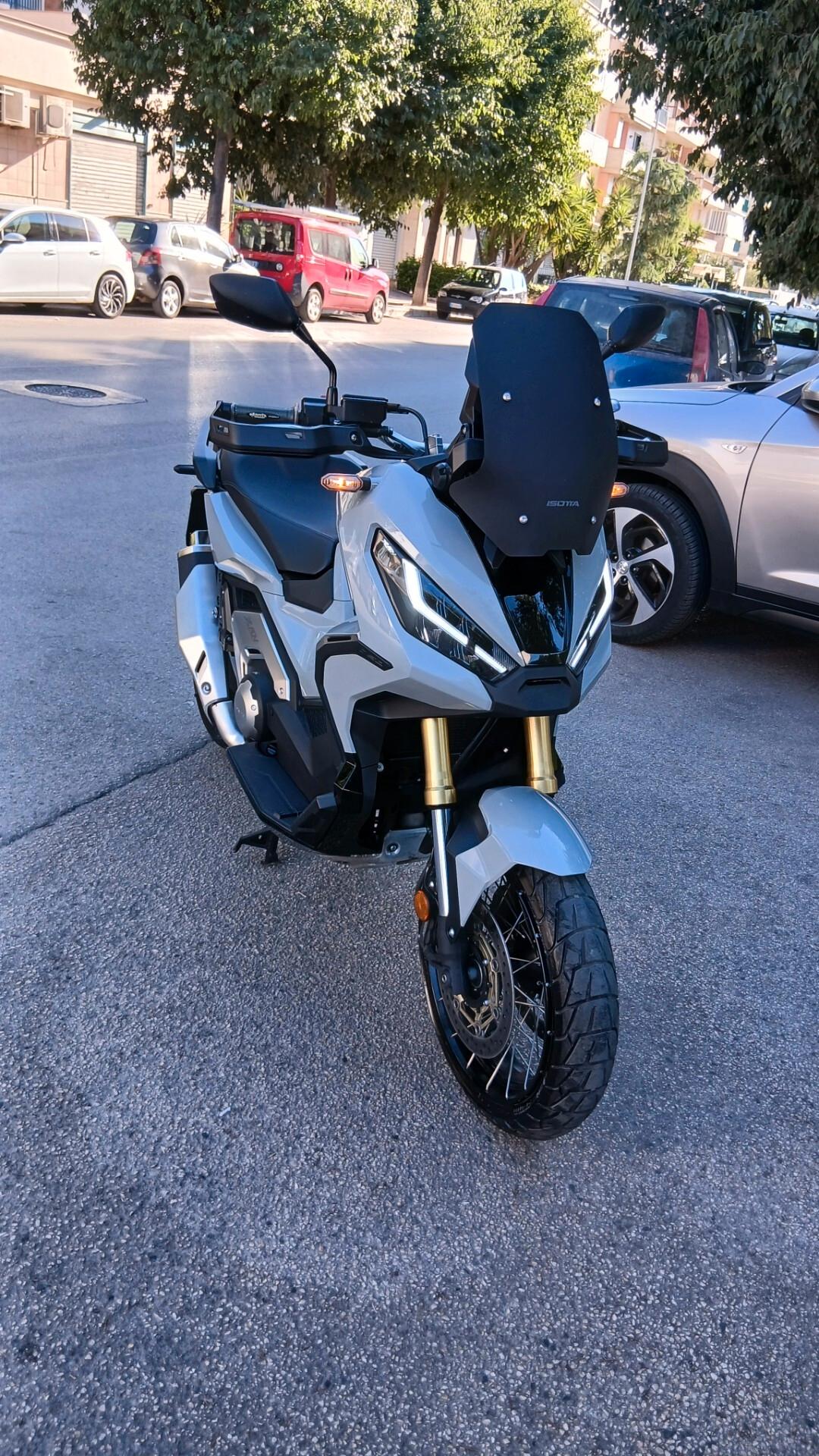 Honda X-ADV 750 PARI AL NUOVO