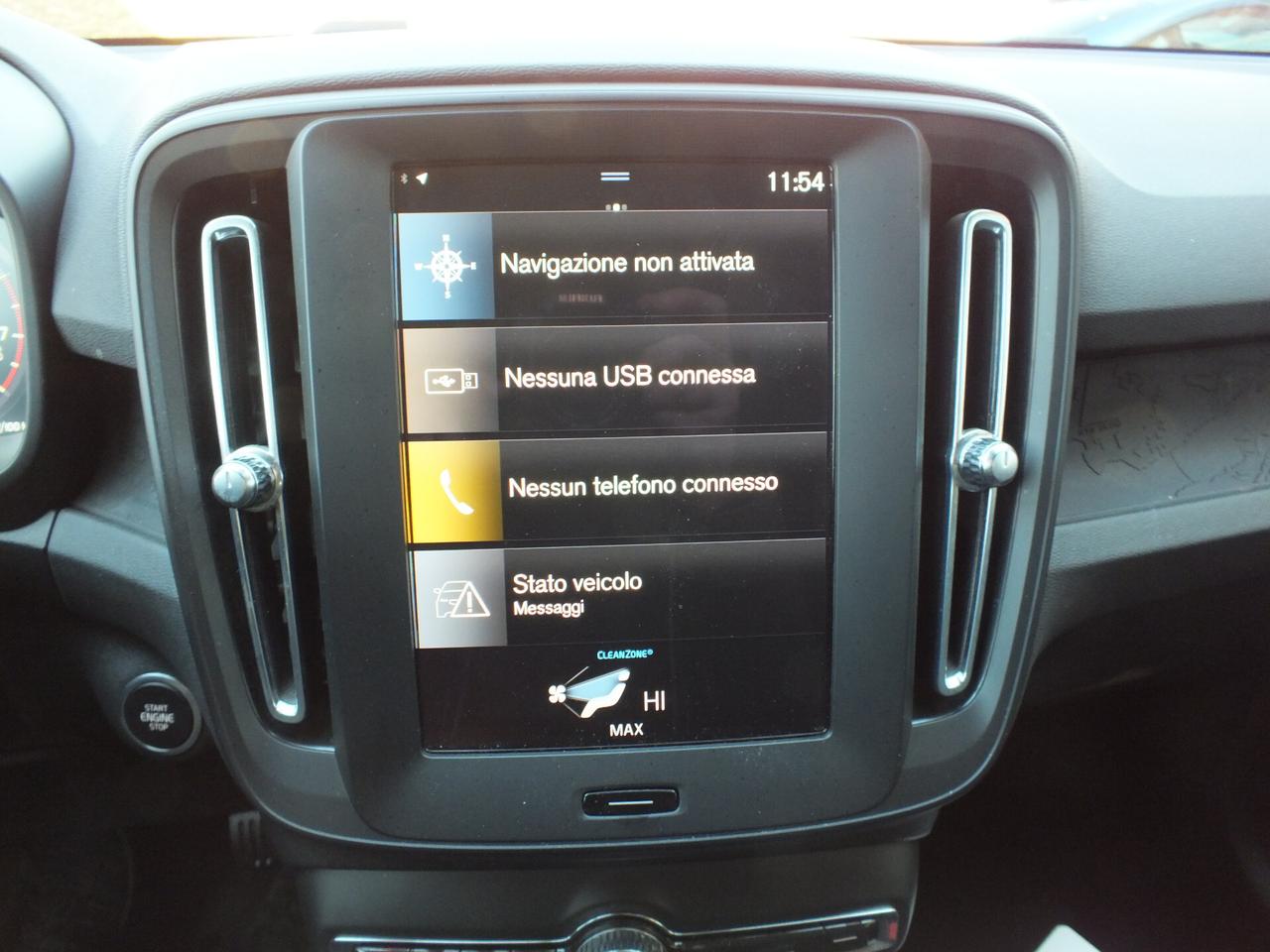 VOLVO XC40 T2 CORE 32.000 KM!