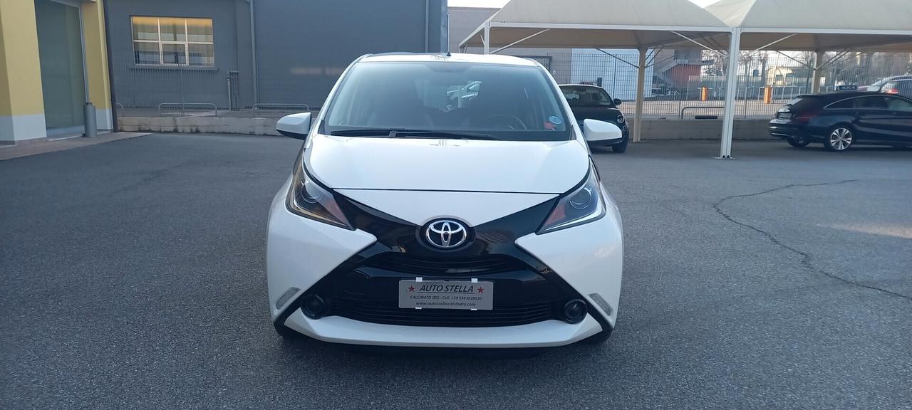 Toyota Aygo Benzina cc. 1.000 Mod. X-Play 5 Porte Utilizzabile anche per i Neopatentati SOLO 87.470 KM...!!!