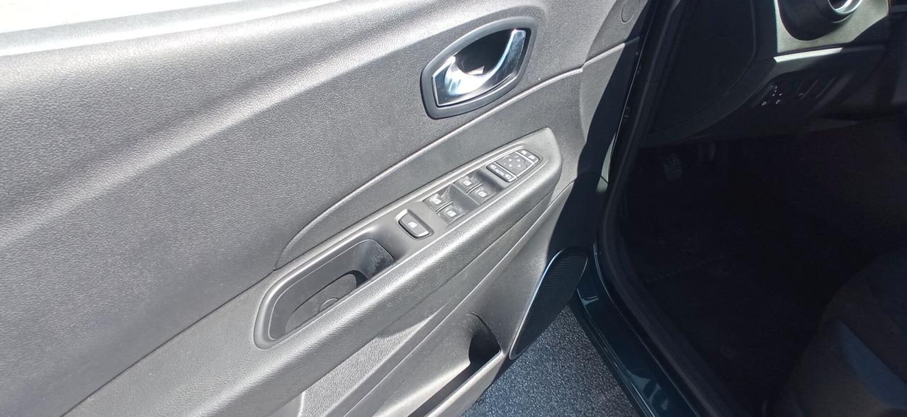 Renault Captur DCI EURO 6 1 PROPRIETARIO