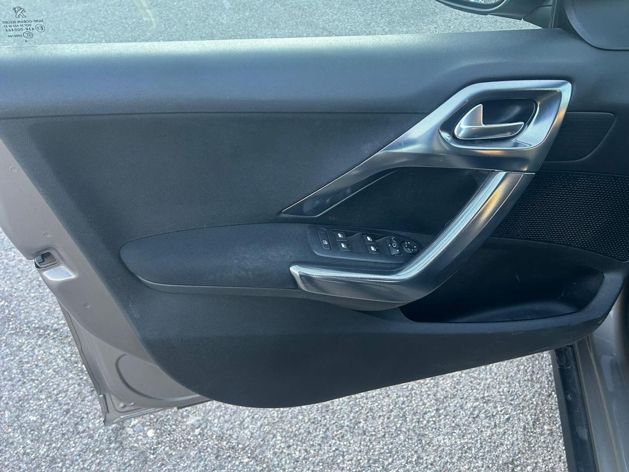 Peugeot 2008 1.6 e-HDi 92 CV