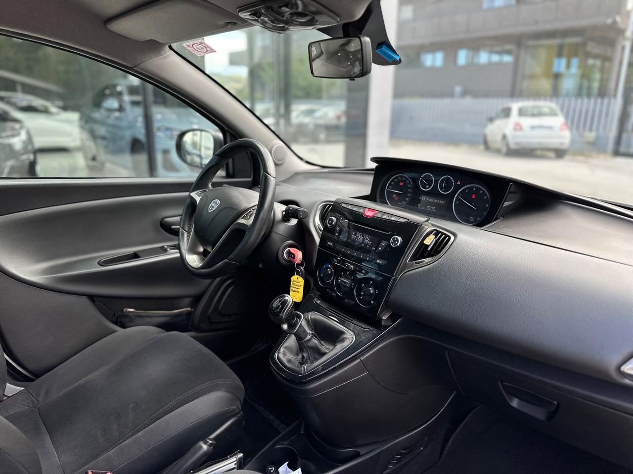 Lancia Ypsilon 0.9 TwinAir 85 CV 5 porte Metano Ecochic Elle