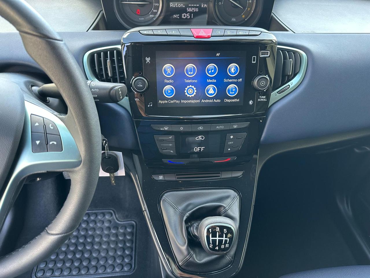 Lancia Ypsilon 1.0 firefly hybrid Platino s&s 70cv