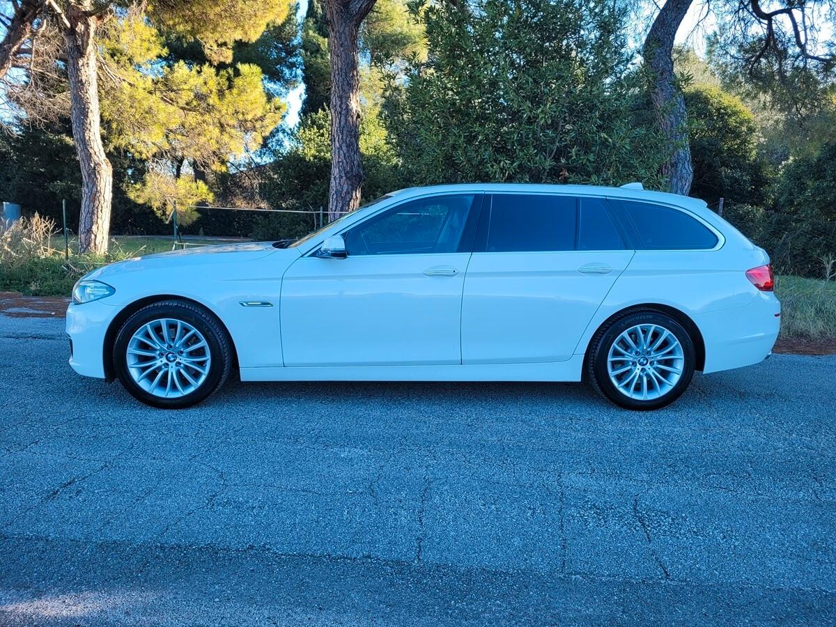 Bmw 520d xDrive Touring Luxury