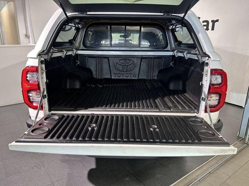 Toyota Hilux Hilux 2.8 D A/T 4WD 4 porte Double Cab Invincible + COPERTURA HARD TOP