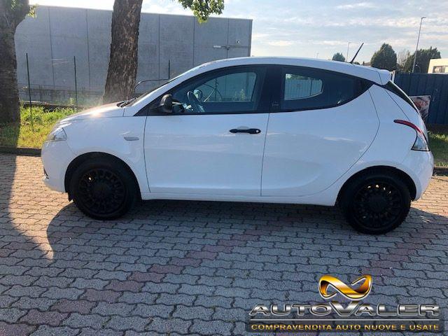 LANCIA Ypsilon 1.0 FireFly 5 porte S&S Hybrid Ecochic Silver