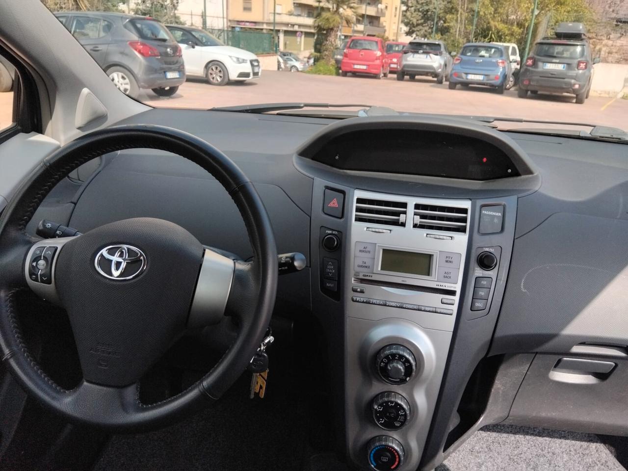 TOYOTA YARIS 1.0 SOL RADIO CLIMA