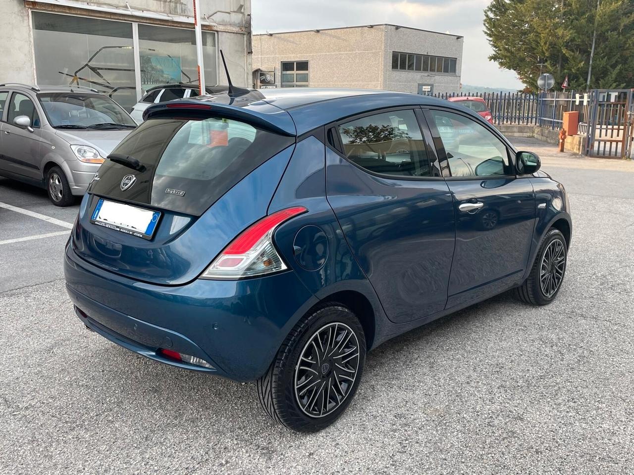 Lancia Ypsilon Hybryd 1.0 70 CV 5 porte S&S GOLD