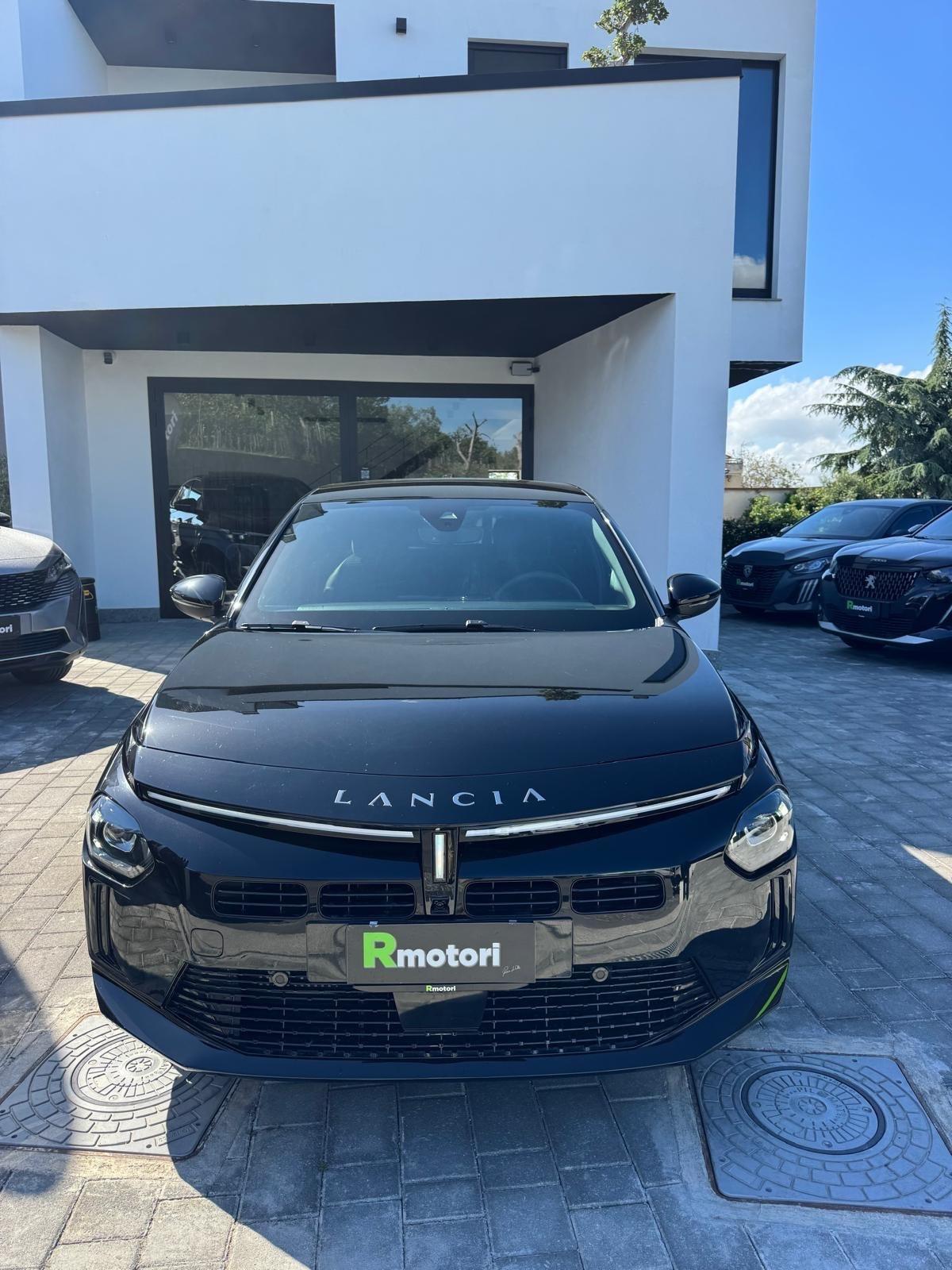 Lancia Ypsilon Hybrid e-DCT LX