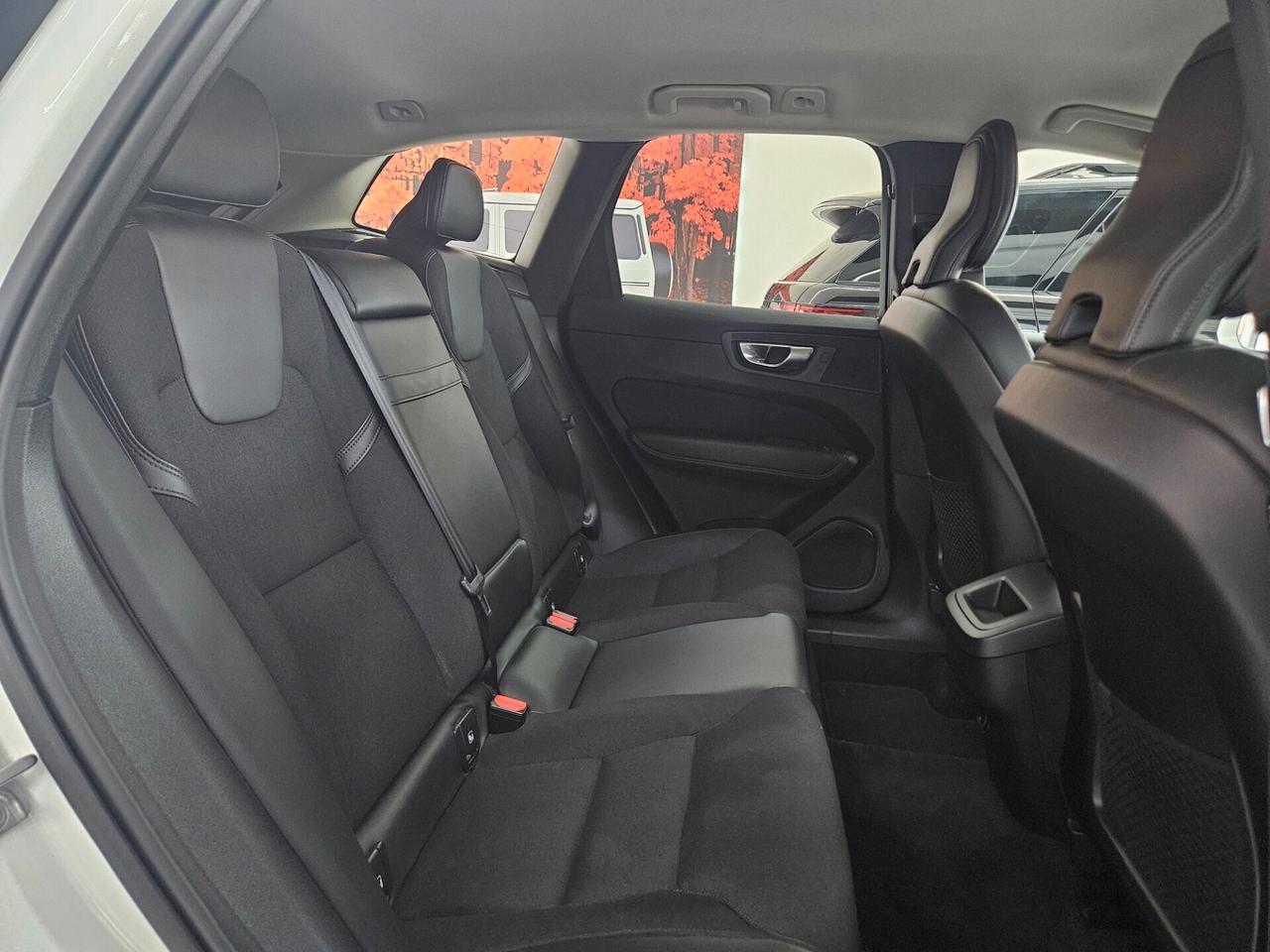 Volvo XC60 2.0 b4 Momentum awd auto my20 - IVA ESPOSTA