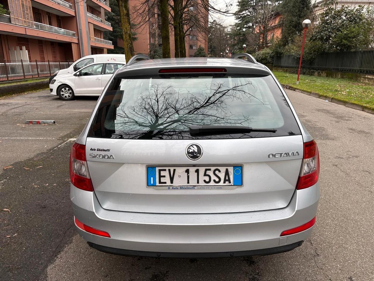 Skoda Octavia 1.6 TDI CR 105 CV DSG Wagon Elegance