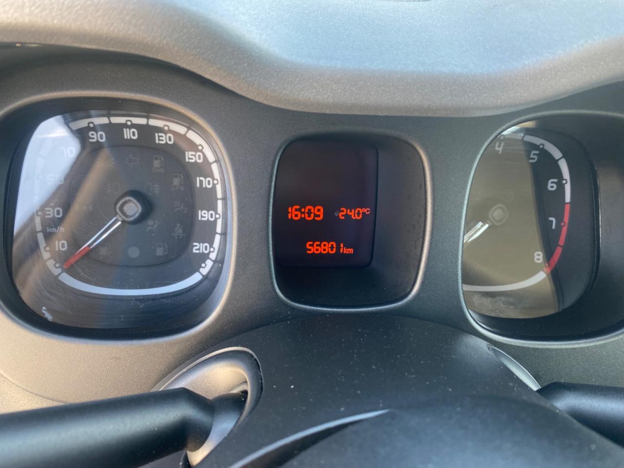 Fiat Panda 1.0 FireFly S&S Hybrid Garmin Edition