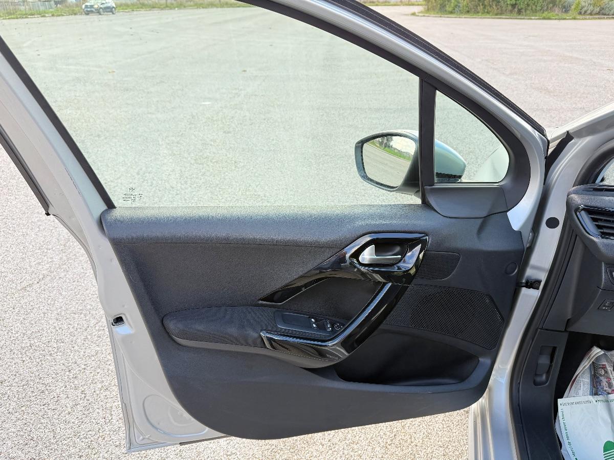 PEUGEOT - 208 - BlueHDi 75 S&S 5p. Active