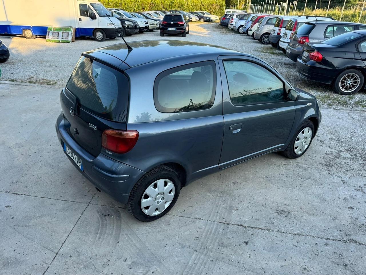 Toyota Yaris 1.0i 16V cat 3 porte Sol