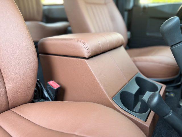 LAND ROVER Defender 90 2.4 TD4 Station Wagon S INTERNI IN PELLE