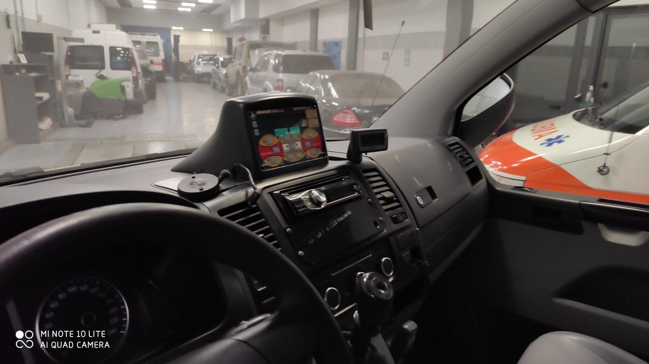 AMBULANZA VOLKSWAGEN 4X4 TRANSPORTER 2014/2006