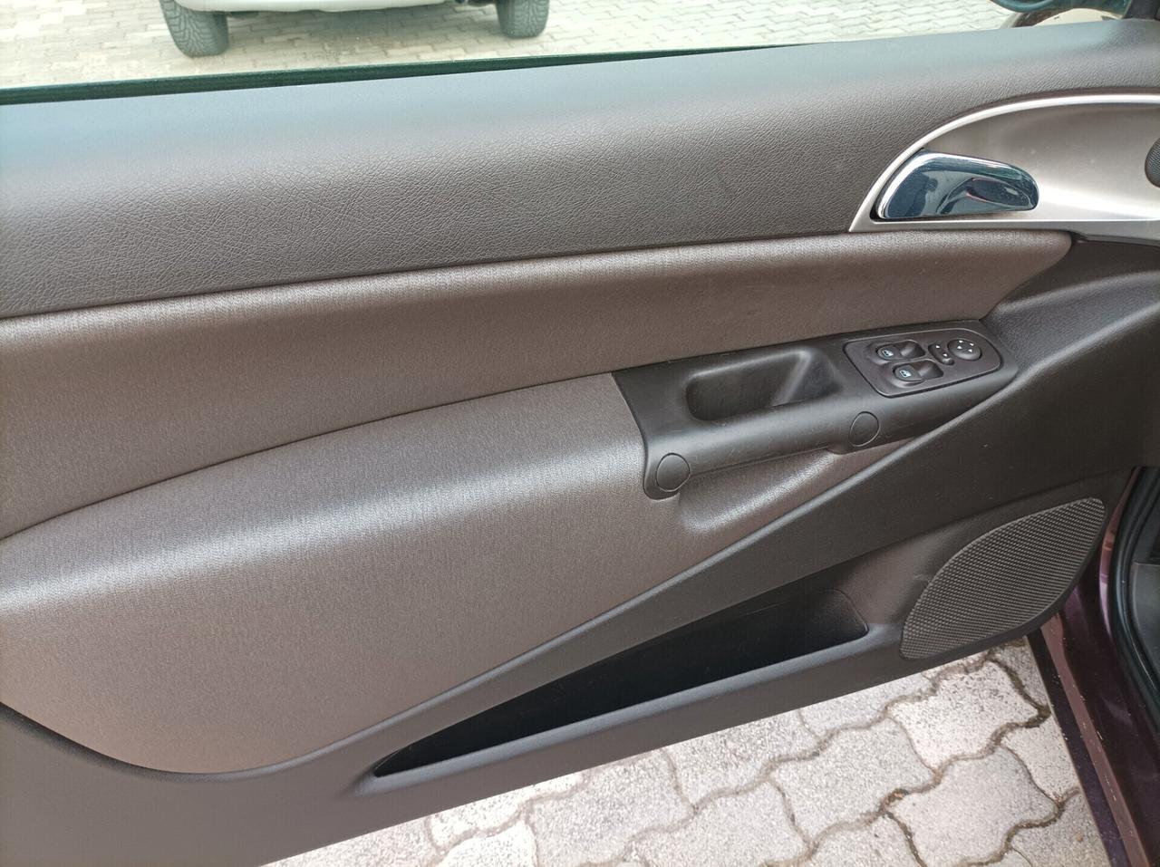 Lancia Ypsilon 1.3 MJT 90 CV Oro Bianco