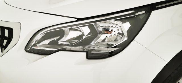 PEUGEOT 3008 BlueHDi 130 S&S Business