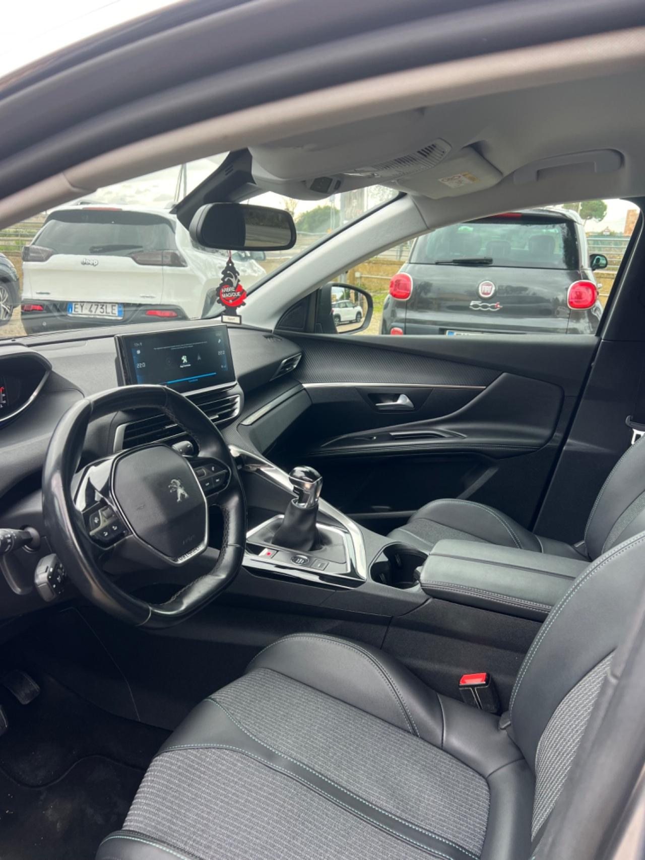 Peugeot 3008 BlueHDi 130 S&S Allure color titanio km 63000!!