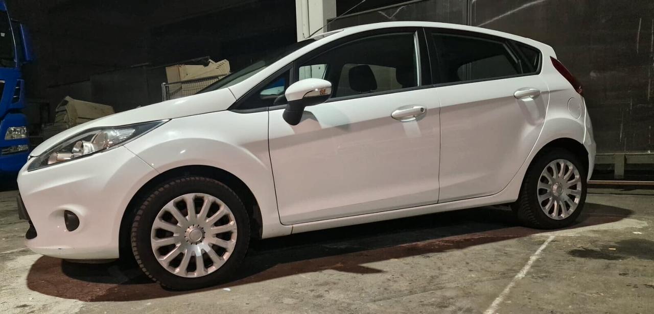 Ford Fiesta 1.4 5 porte Bz.- GPL Titanium