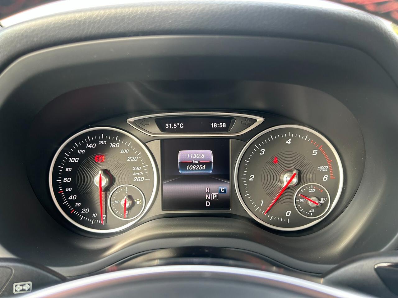 Mercedes-Benz B 200d 130CV Premium - PANORAMA