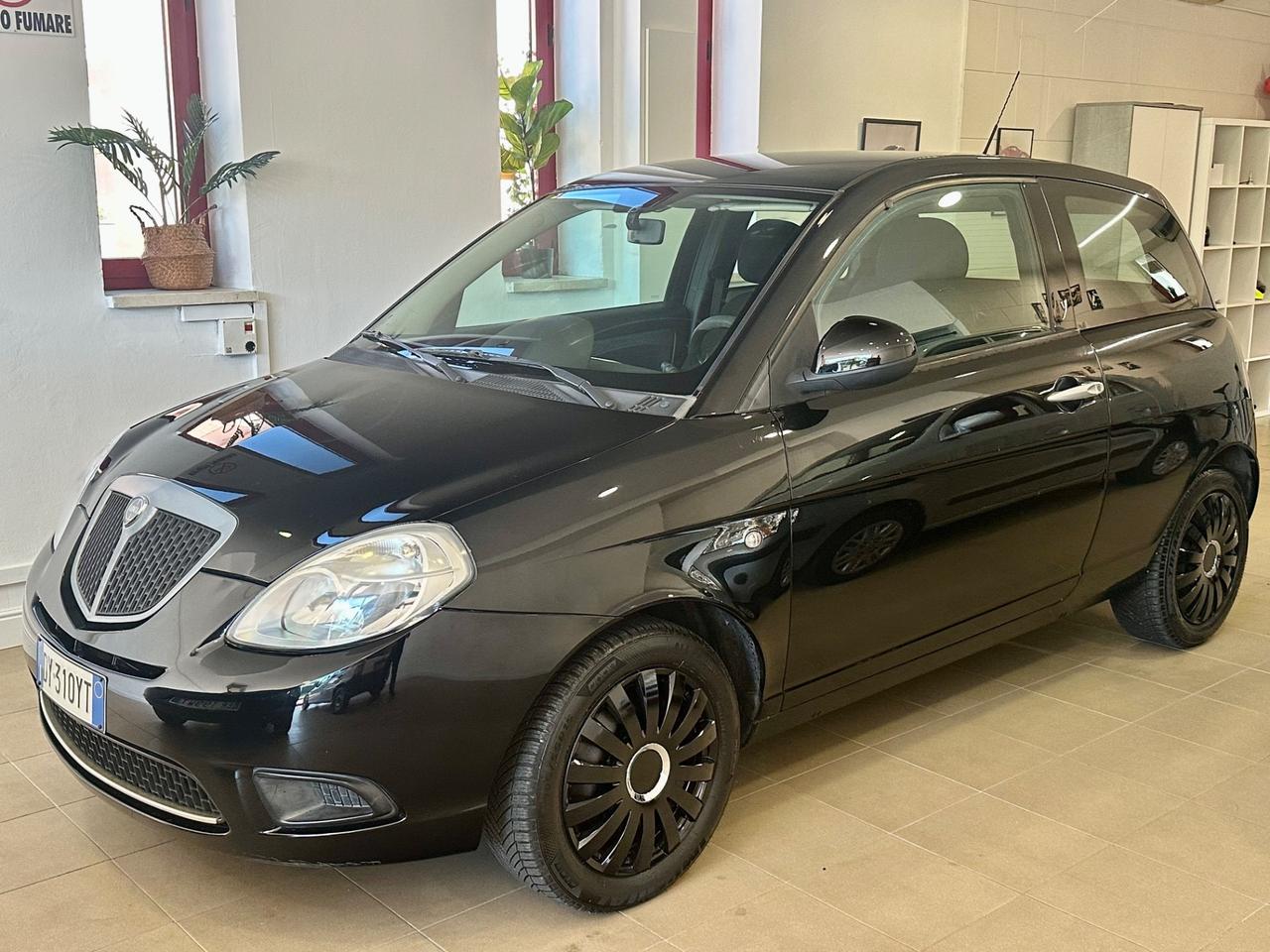 Lancia Ypsilon 1.2 Oro
